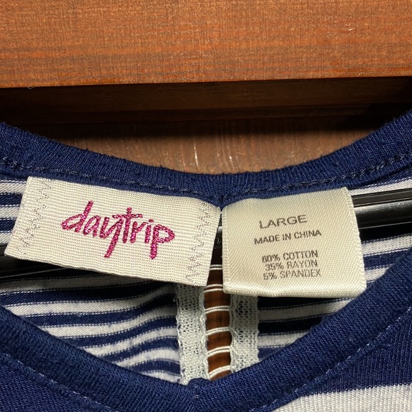 Girls daytrip tank top size large - Picture 2 of 3
